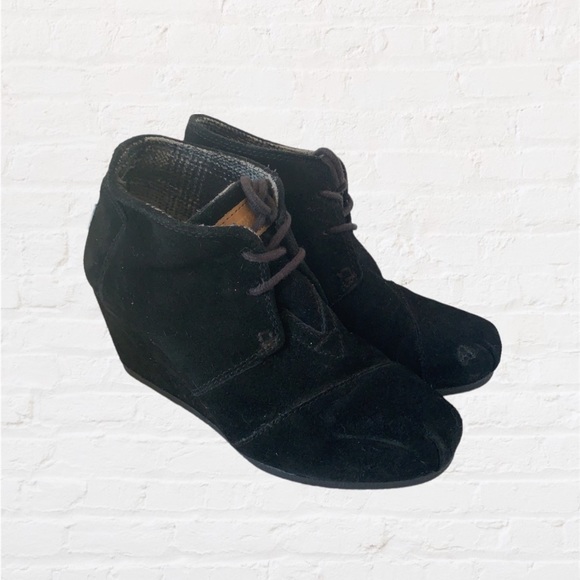 TOMS Black Suede Desert Wedges Shoes - Picture 1 of 3